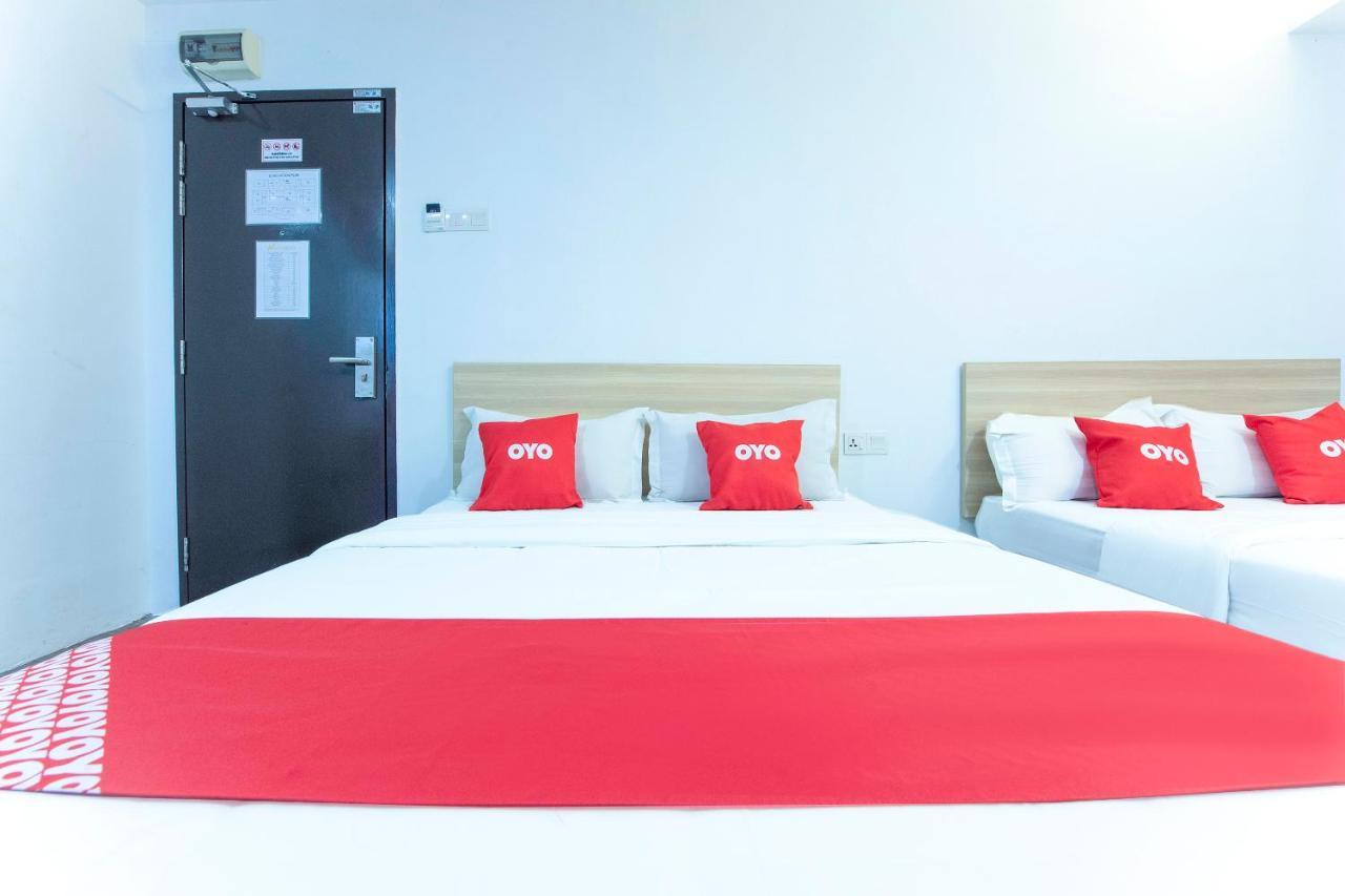 Oyo 90403 North City Hotel Джохор-Бару Екстер'єр фото