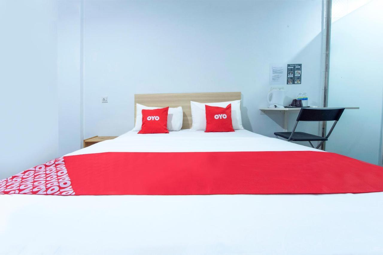 Oyo 90403 North City Hotel Джохор-Бару Екстер'єр фото