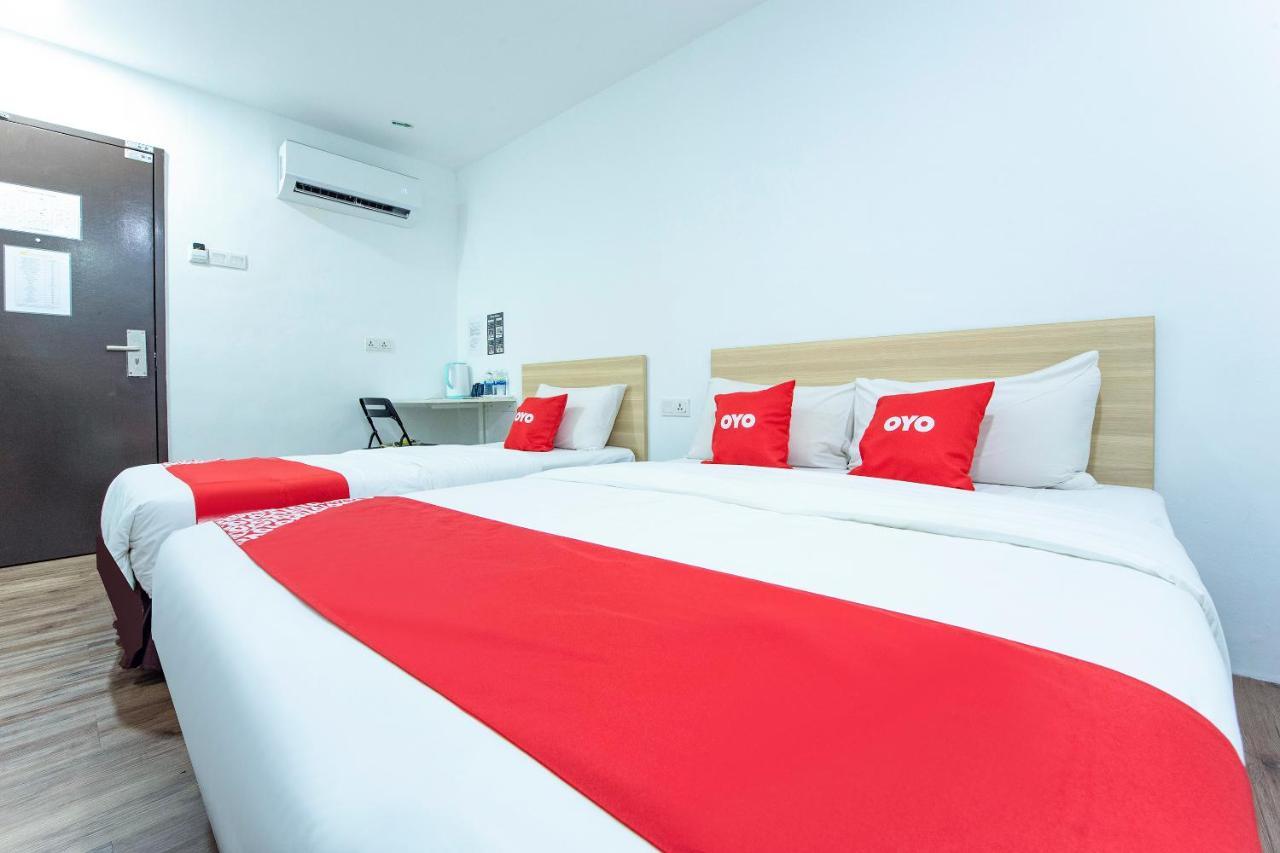 Oyo 90403 North City Hotel Джохор-Бару Екстер'єр фото